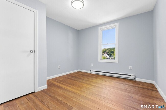 Building Photo - 13 Wood Ct