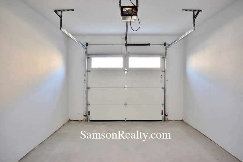 Building Photo - 121 Allura Ln