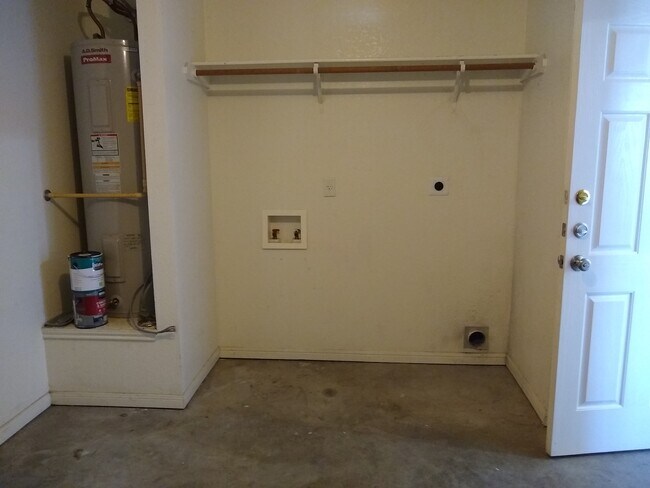 Building Photo - 3307 Alicante Ct