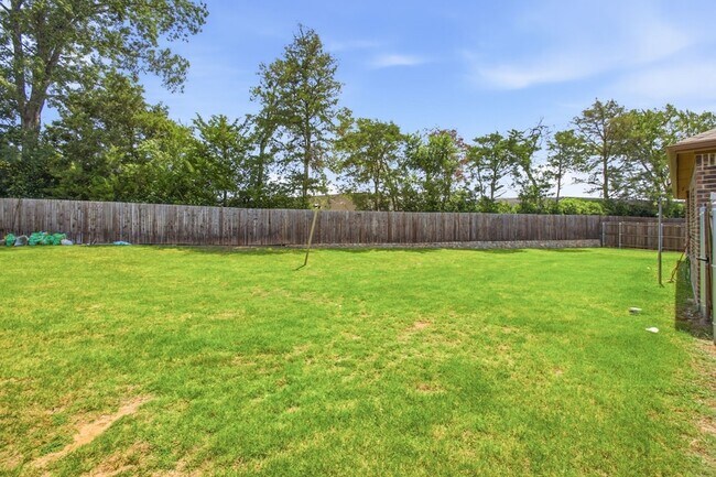Building Photo - 1328 Broaddus Rd