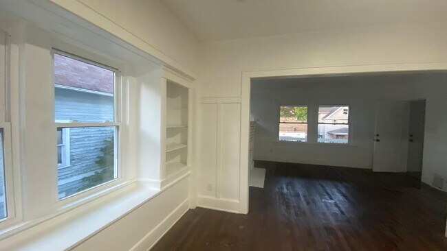 Building Photo - 4236 E 131st St