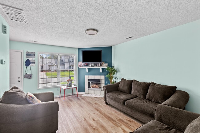 Building Photo - 1075 W Pueblo Dr