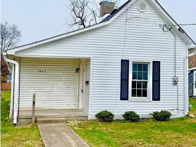 Primary Photo - 1442 Magnolia St