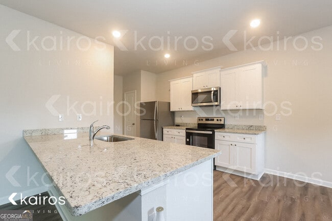 Building Photo - 4000 Bridgewood Wy