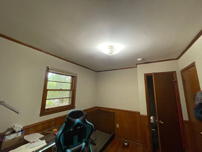 Building Photo - Knottingham Home Available