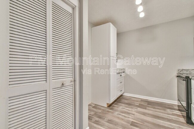Building Photo - 495 Washboard Rd