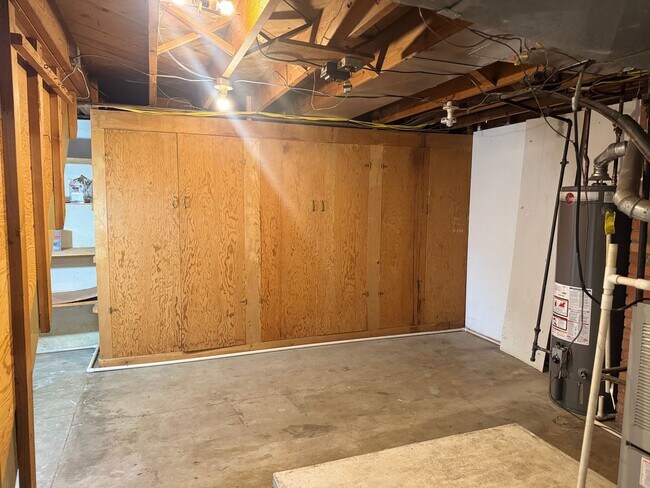 Building Photo - 724 Ratone St