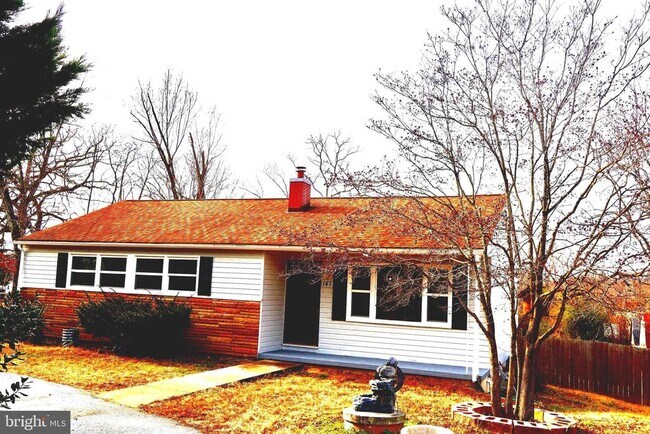 Building Photo - 147 Deacon Rd