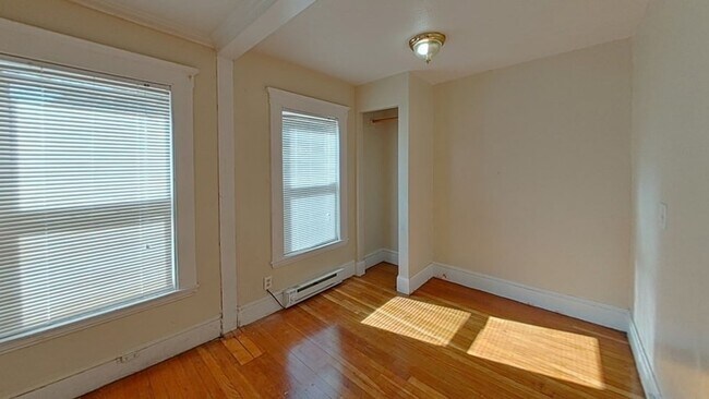 Building Photo - 17 Marcella St