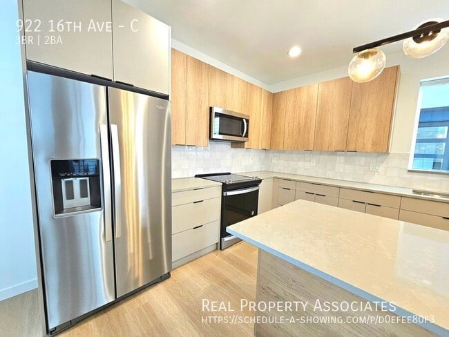 Building Photo - 922 16th Ave