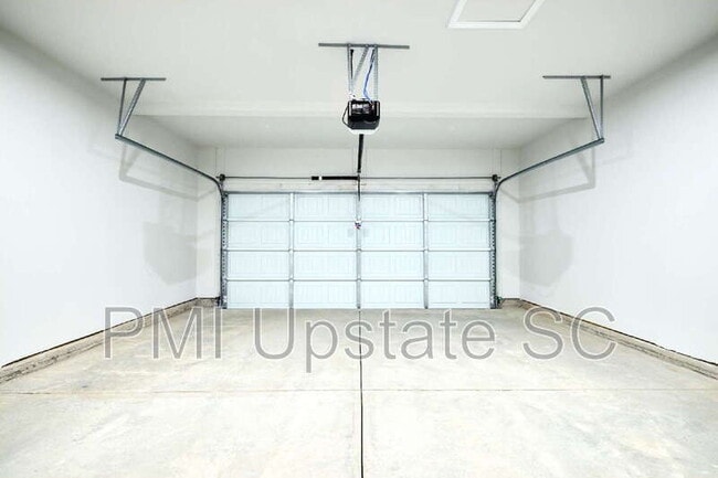 Building Photo - 405 Mariene Dr