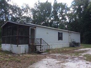 Building Photo - 2bedroom 1 bath Single Wide Mobile Home