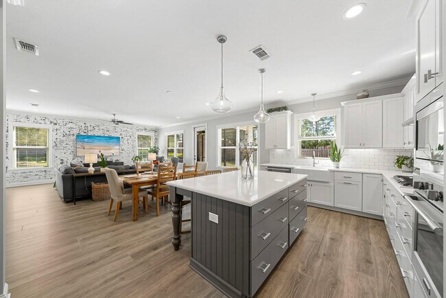 Building Photo - 526 Meadow Lake Dr