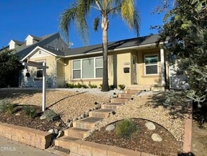 Building Photo - 3226 La Crescenta Ave