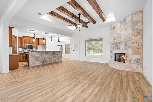 Building Photo - 1010 Woodland Bend Cir
