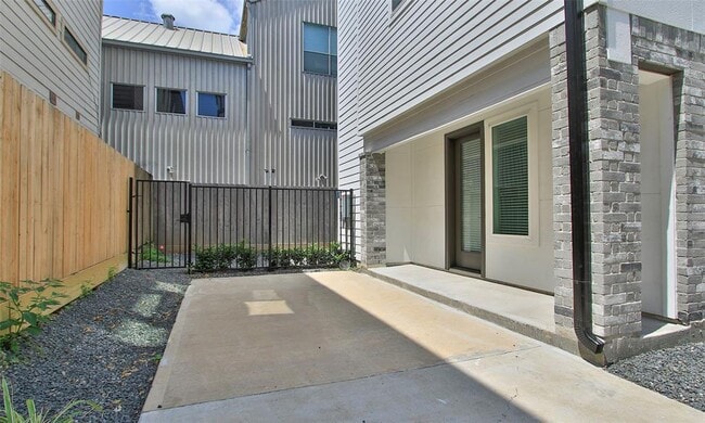 Building Photo - 2621 Jackson St