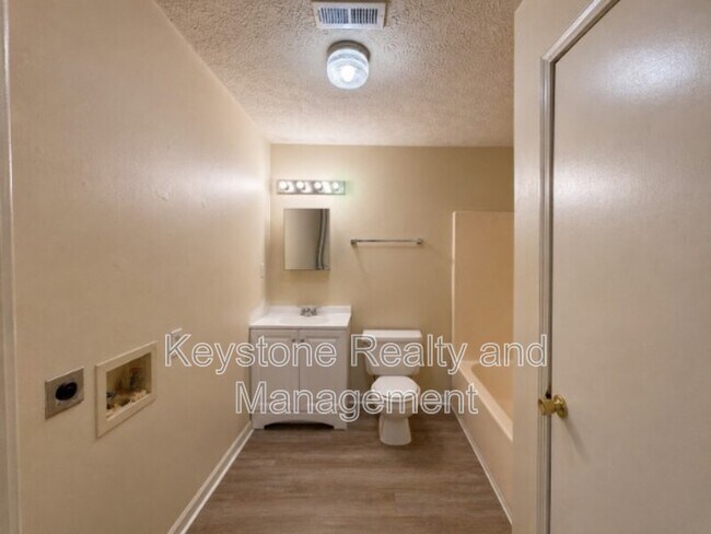 Building Photo - 1375 Thompsonville Ln