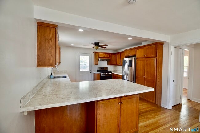 Building Photo - 314 Knowlton St