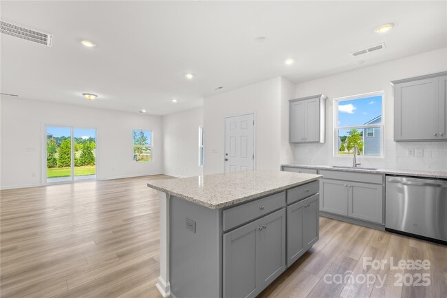 Building Photo - 744 Lock Haven Dr NW