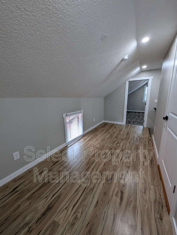 Building Photo - 601 Lavina St