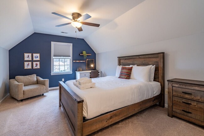 Building Photo - 350 Park Creek Ridge