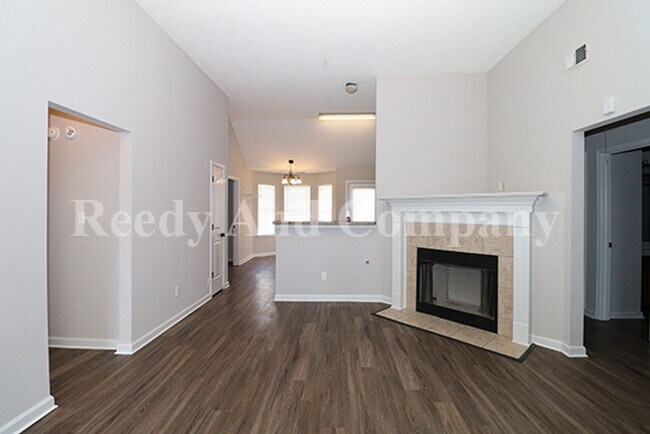 Building Photo - 8911 Little House Cove