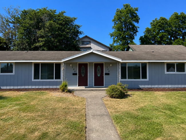 Building Photo - 504 Elma Ave E