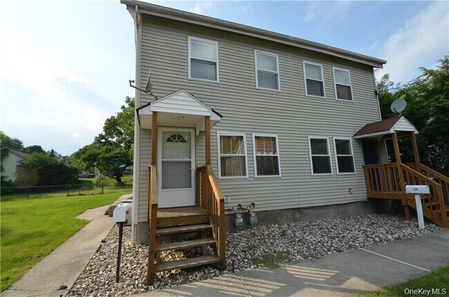 Building Photo - 11 Middle St