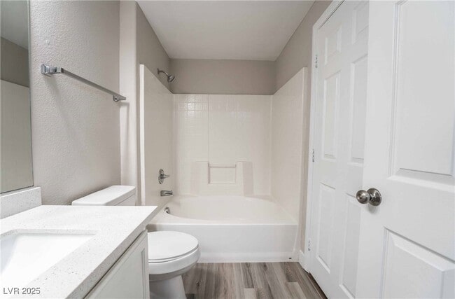 Building Photo - 5855 Valley Dr