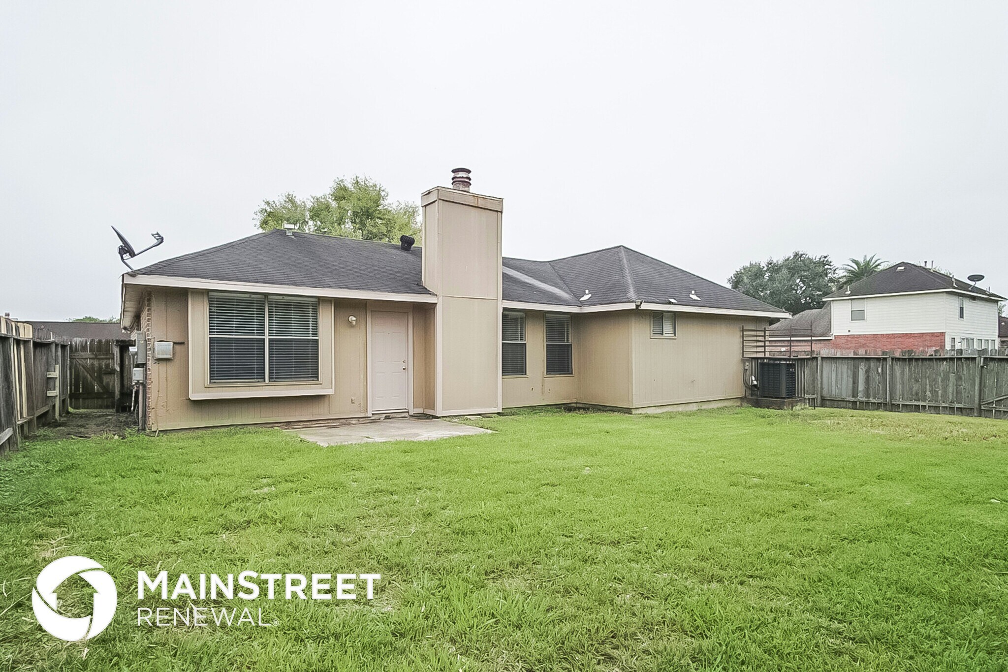 Building Photo - 15850 Alger Dr