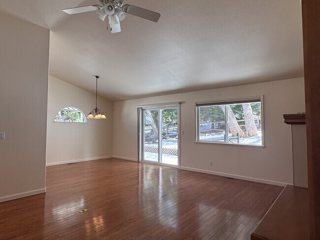 Building Photo - 124 Success Mine Loop