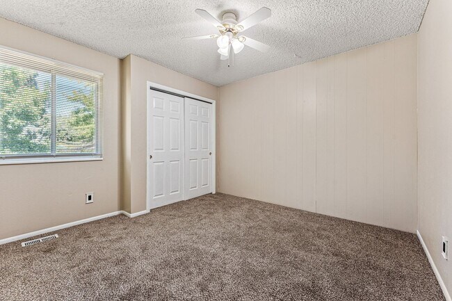 Building Photo - Near Downtown Castle Rock location with No HOA and HUGE YARD