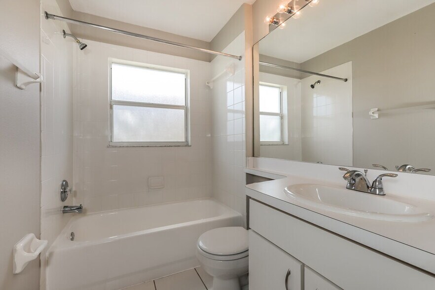 Building Photo - 9031 Egret Cove Cir