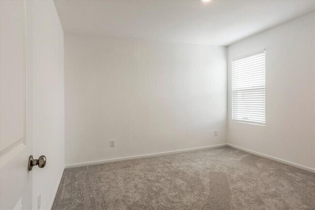 Building Photo - 12406 Lady Slipper Rd