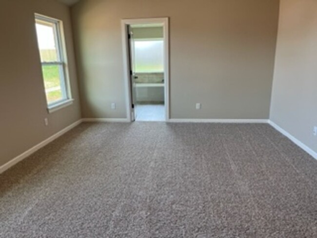 Building Photo - Beautiful New Home!