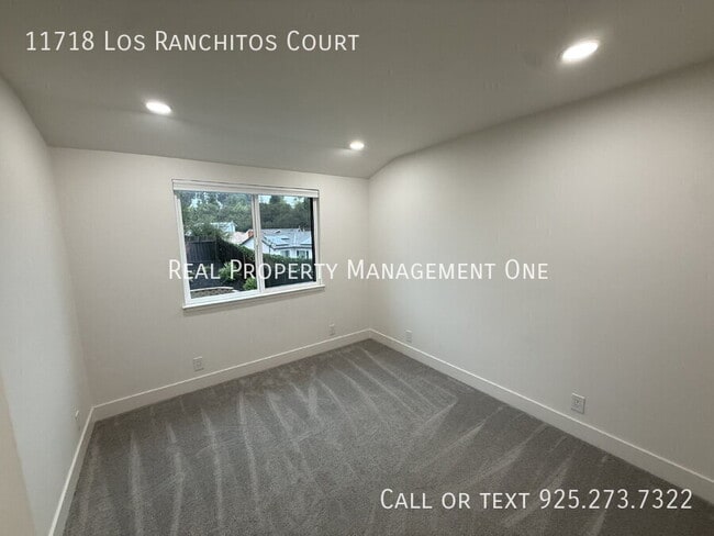 Building Photo - 11718 Los Ranchitos Ct