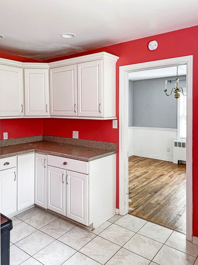 Building Photo - Holiday Special! Majestic single-family home!!! – No Application Fee This Season!