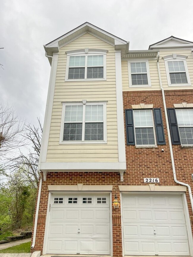 Building Photo - Sizable End Unit Townhome in Wheaton w/ 2 Car Garage!
