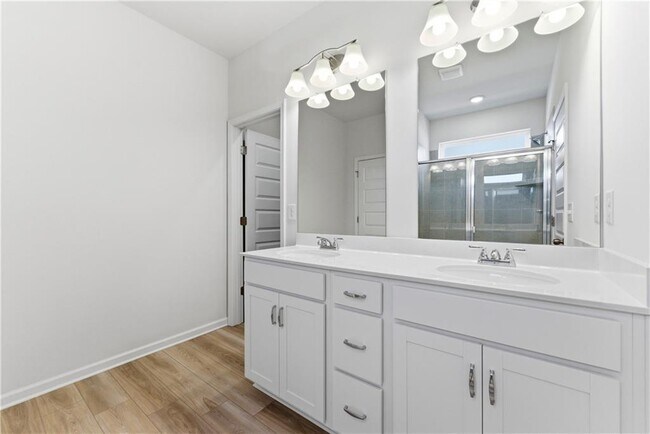 Building Photo - 22 Jacobs Farm Dr SE