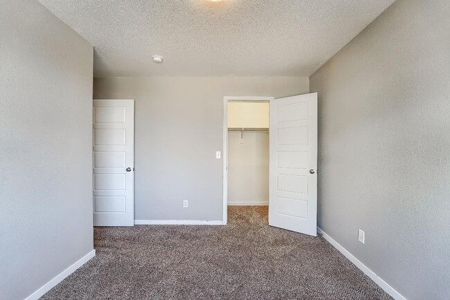 Building Photo - 3 Bedroom single family home in Denver