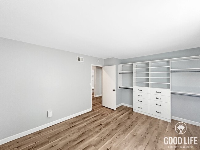 Building Photo - Beautiful 3BD/2BA w/ A/C, In-Unit Laundry, and 2-Car Attached Garage in San Carlos!