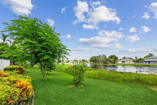 Building Photo - 4202 Sabal Ridge Cir