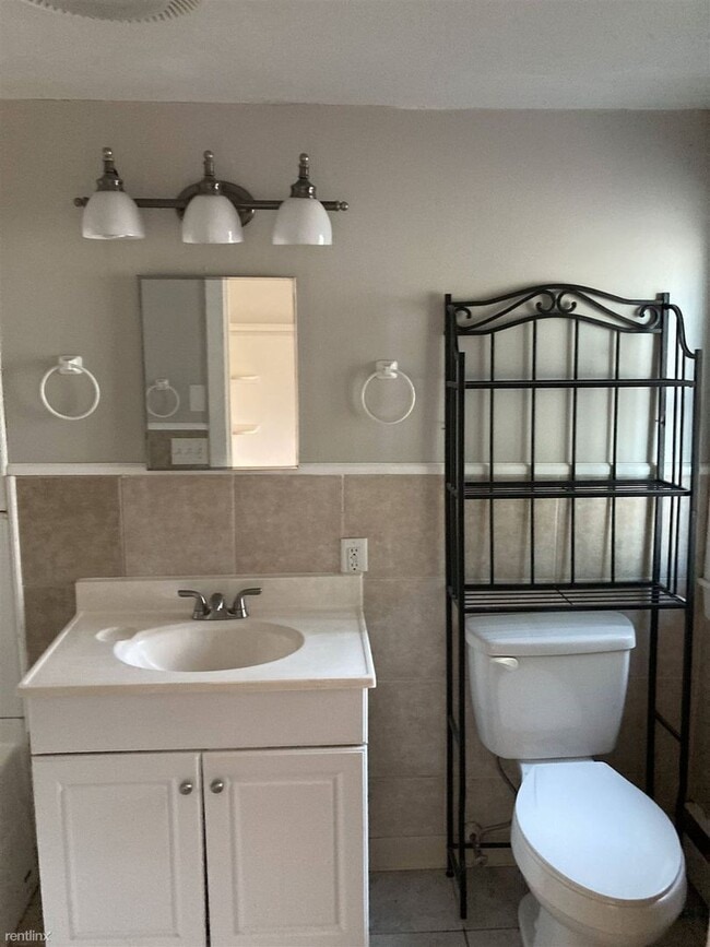 Building Photo - 24 Mt Globe St