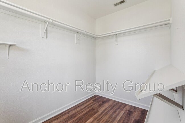 Building Photo - 1519 Elder Ave