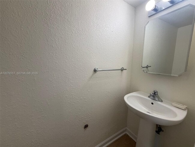 Building Photo - 8950 SW 69th Ct