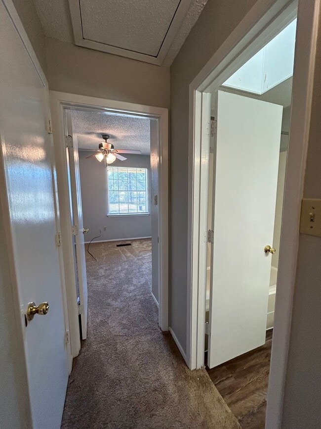 Building Photo - 118 Pinebrook Pl