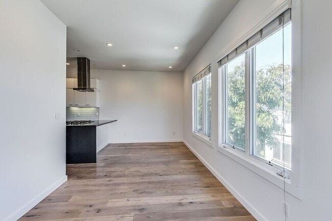 Building Photo - 1375 Minna St