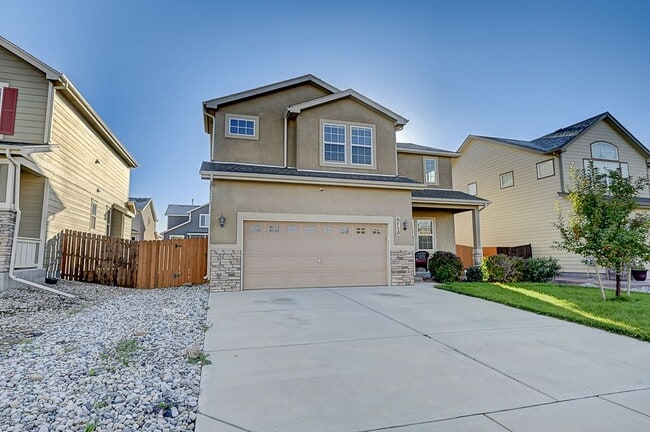 Primary Photo - HUGE SIX (6!!!) BD HOME IN LORSON RANCH!