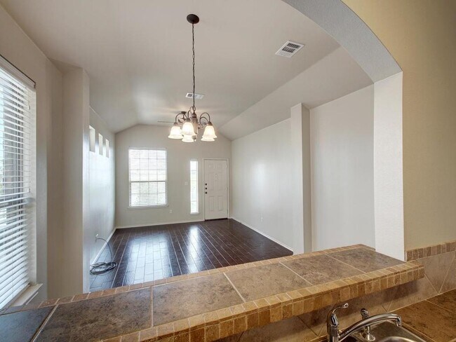 Building Photo - 1520 Muirfield Bend Dr