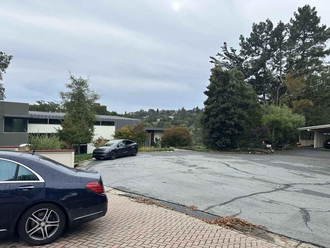 Building Photo - 25 Vía Delizia